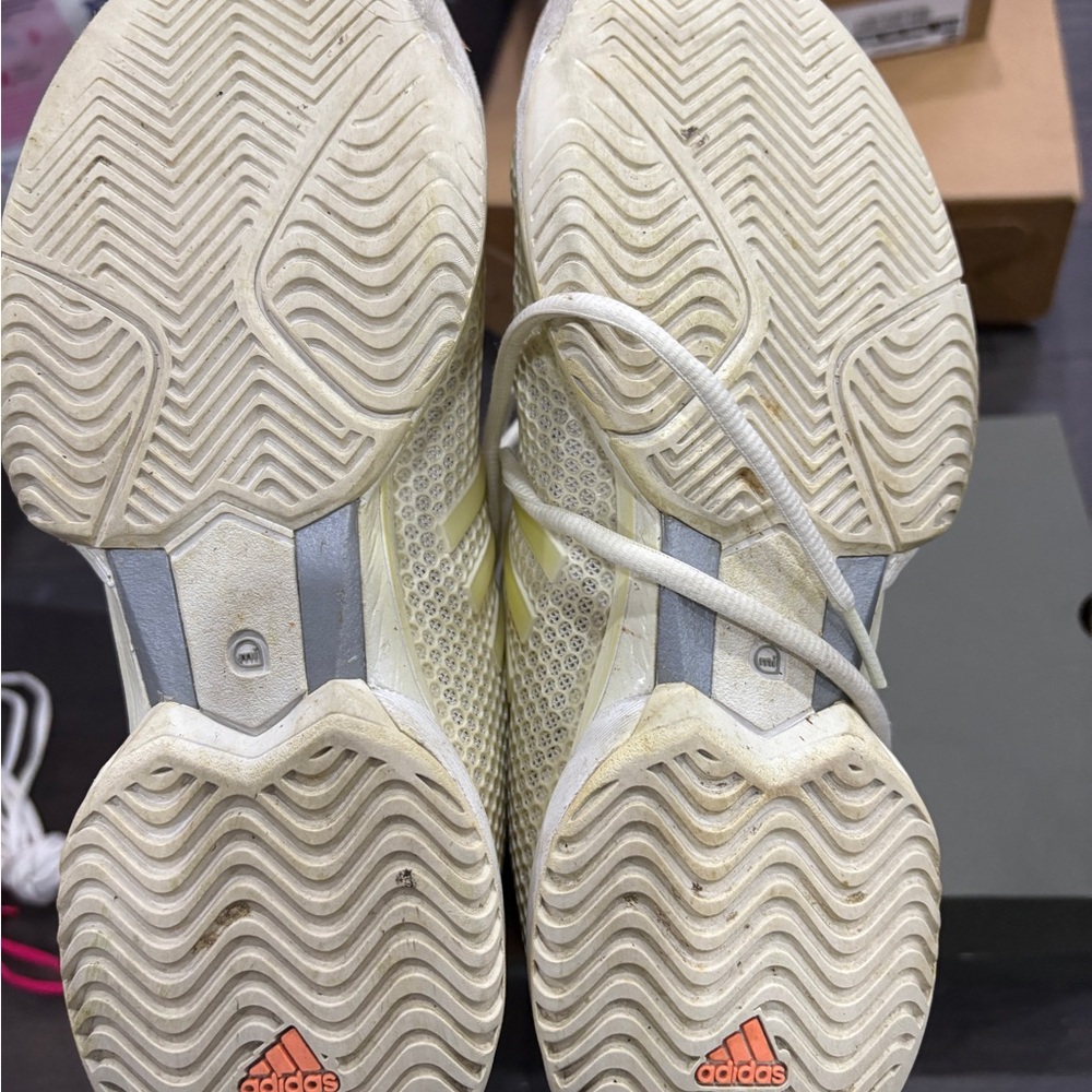 Women’s Athletic Tennis Shoes - Cream - Picture 5 of 5
